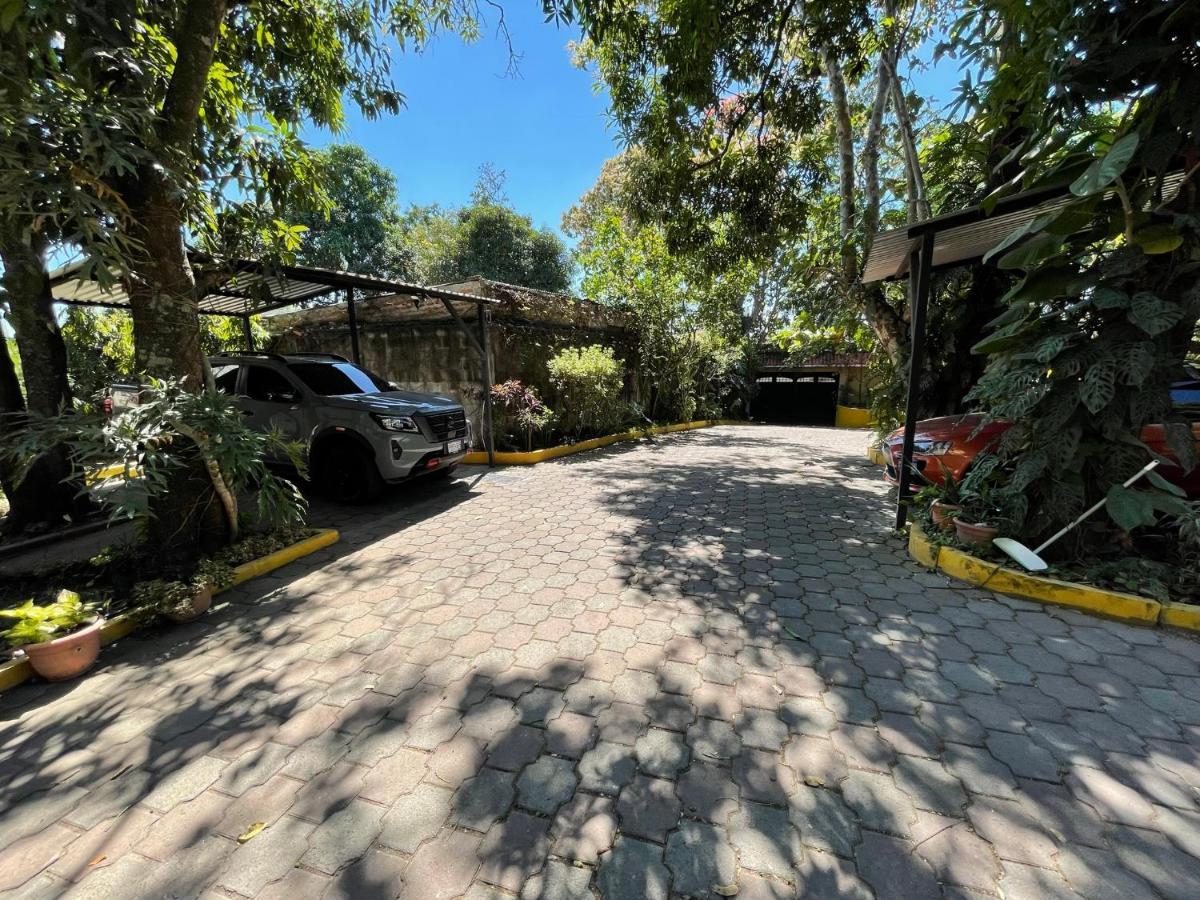 Villa Las Flores ซานซัลวาดอร์ ภายนอก รูปภาพ