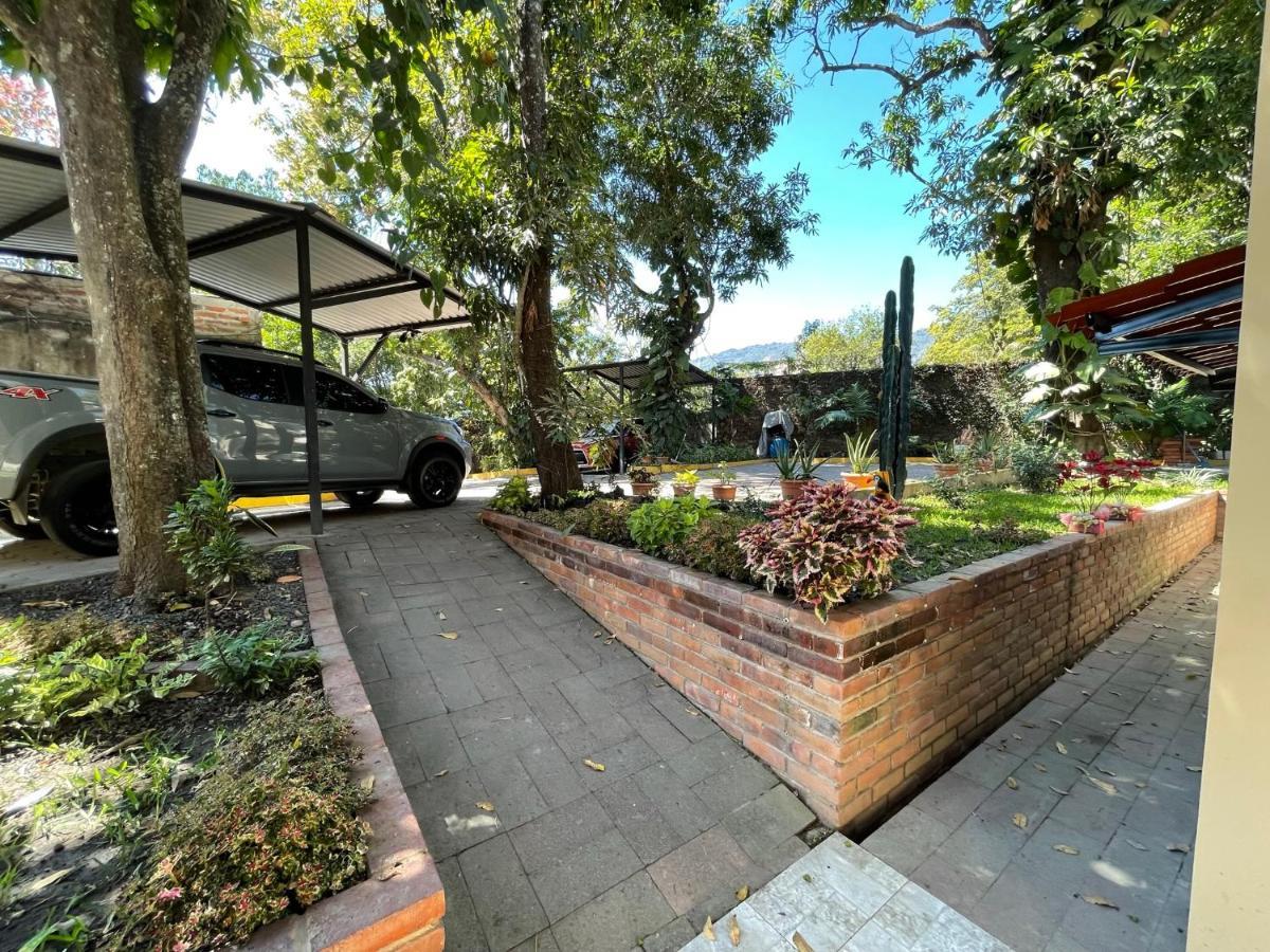 Villa Las Flores ซานซัลวาดอร์ ภายนอก รูปภาพ
