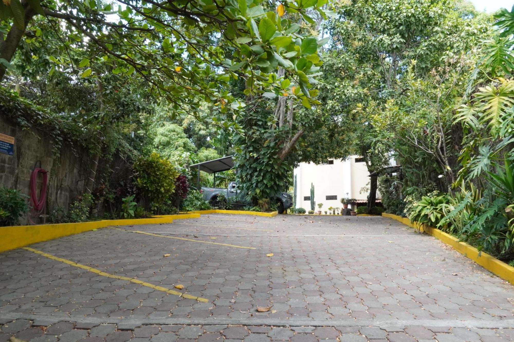 Villa Las Flores ซานซัลวาดอร์ ภายนอก รูปภาพ