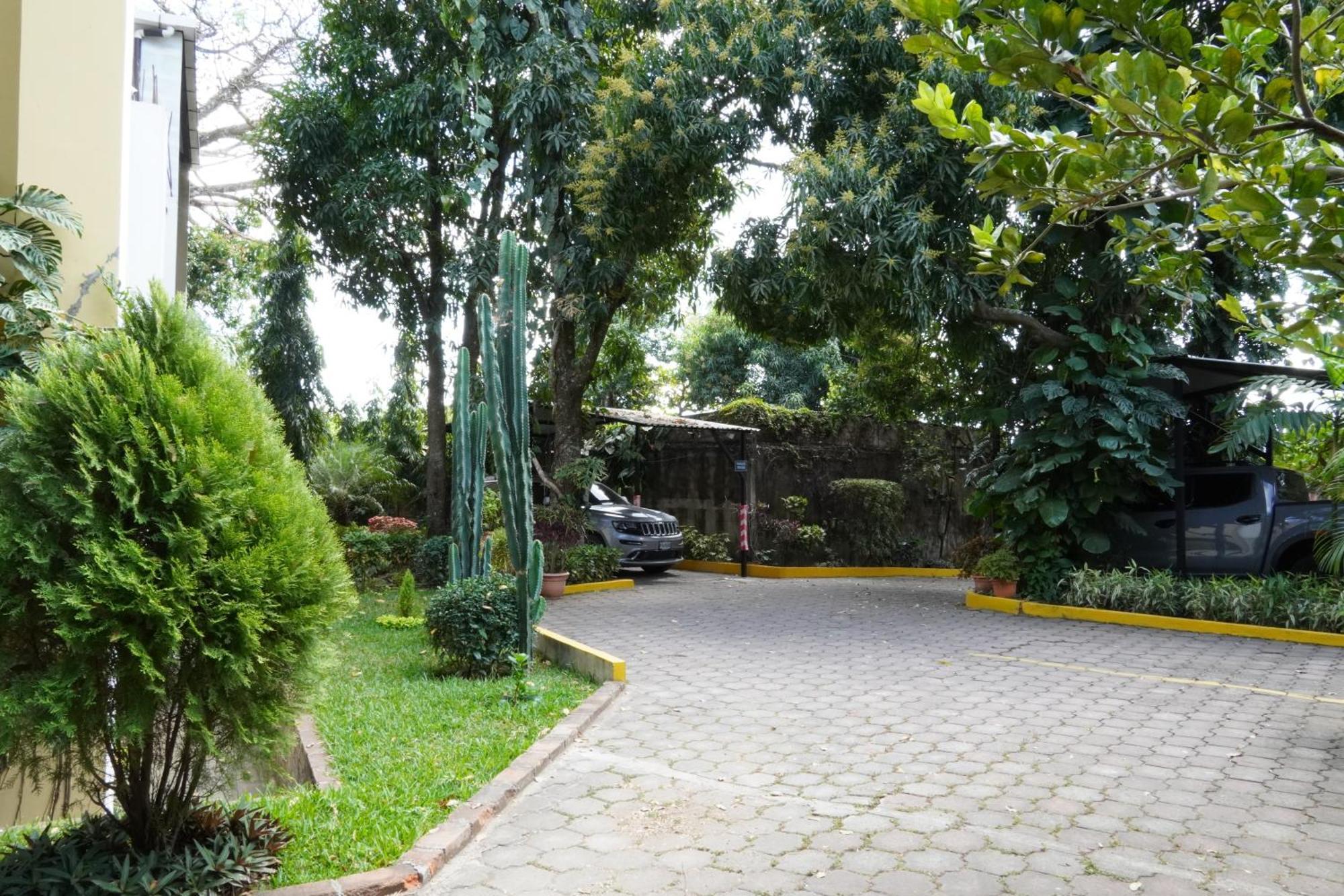 Villa Las Flores ซานซัลวาดอร์ ภายนอก รูปภาพ