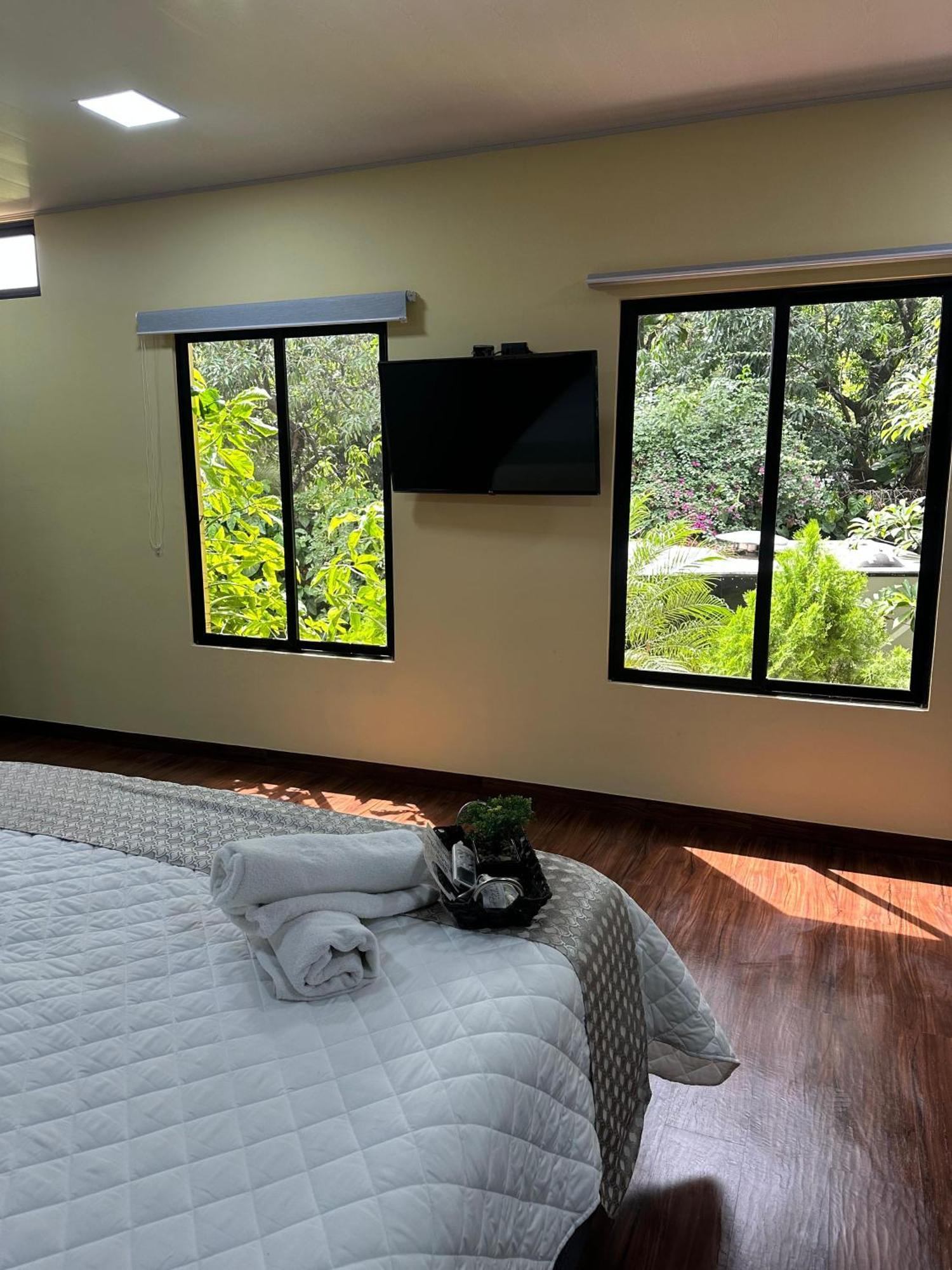Villa Las Flores ซานซัลวาดอร์ ภายนอก รูปภาพ